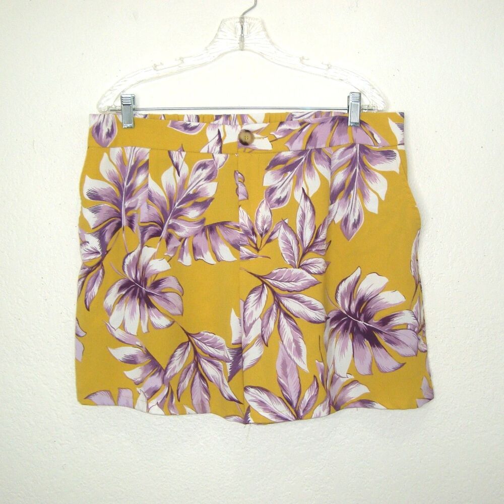 NWOT Find Me Plus Golden Yellow Floral Tropical Shorts
